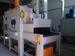 深圳大客戶訂購的輸送式自動噴砂機(jī)